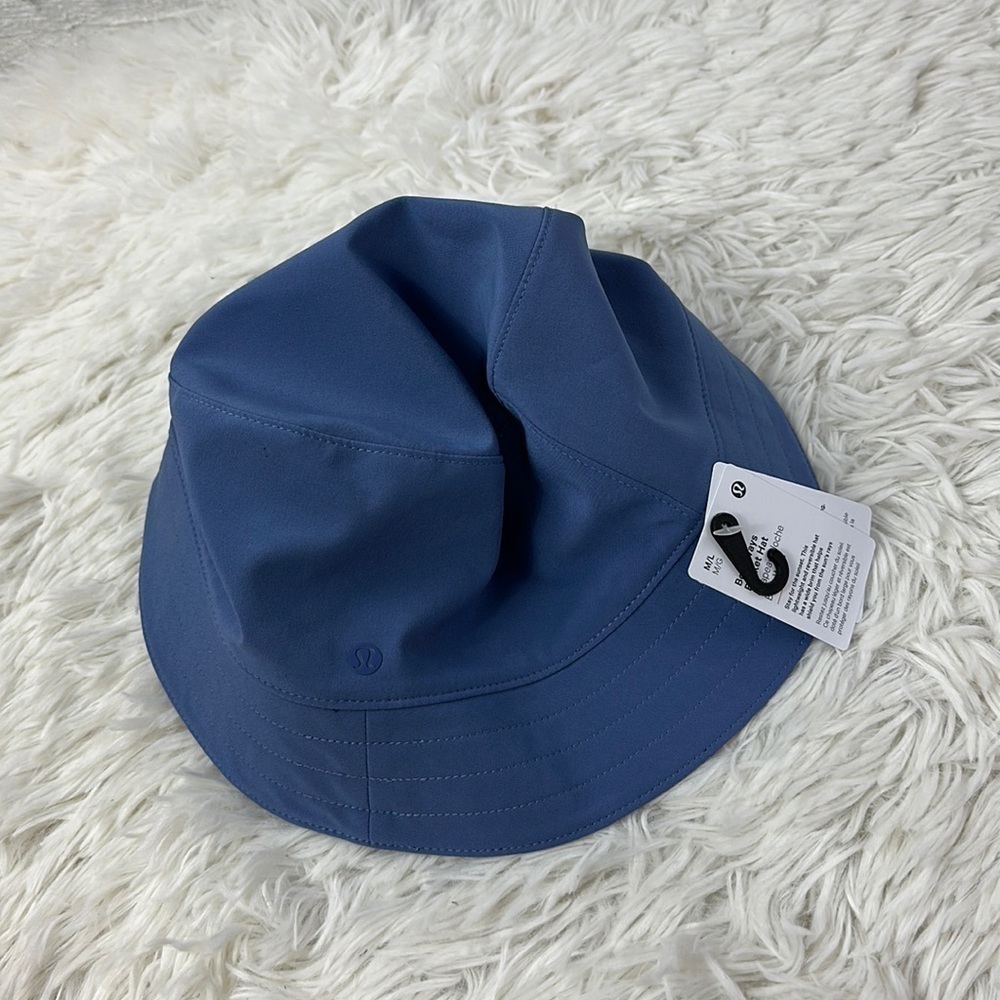 NWT Lululemon Both Ways Bucket Hat Water Drop/Veiled Floral Black Multi